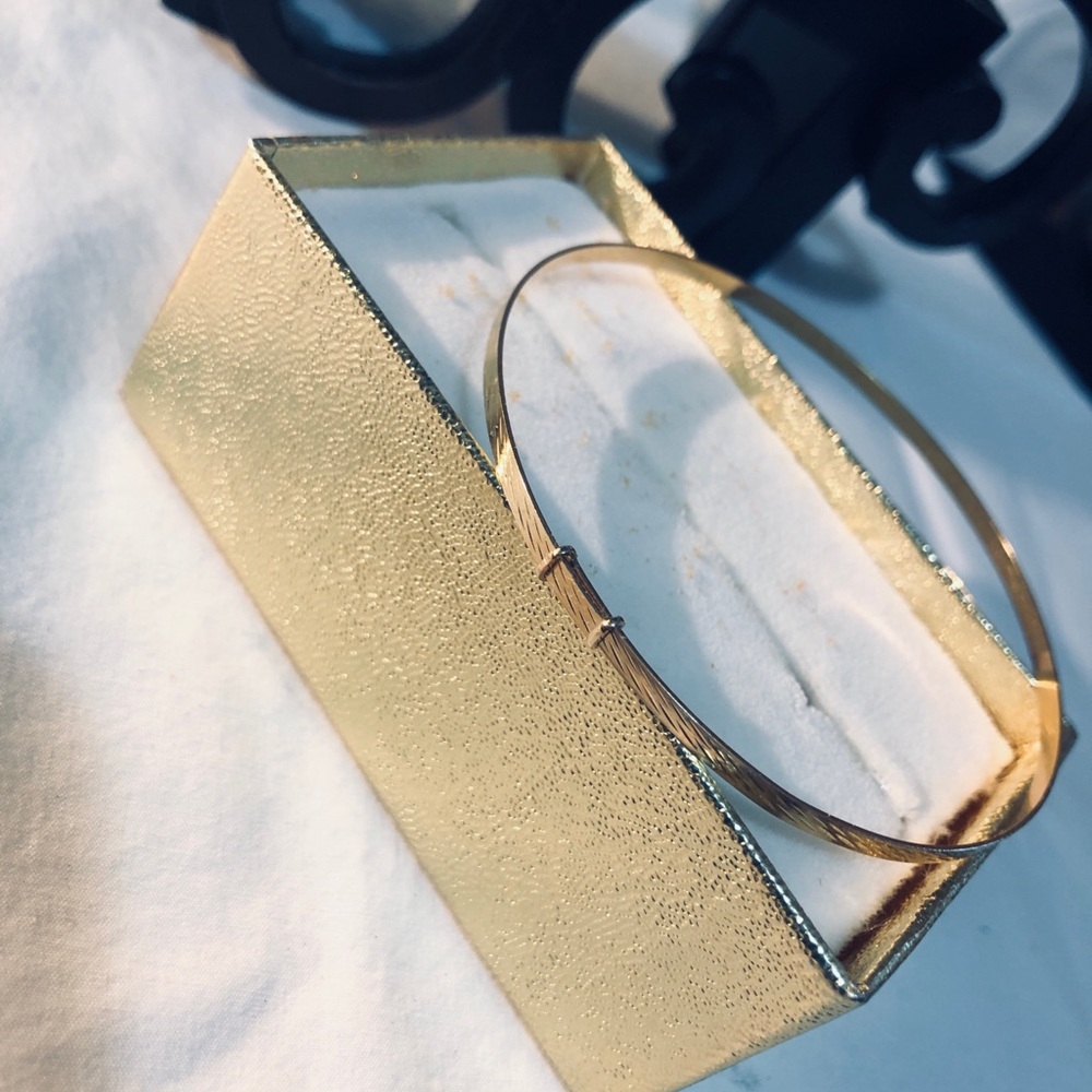 14k Gold Tone Women’s Hinge Bangle Bracelet - Picture 8 of 14